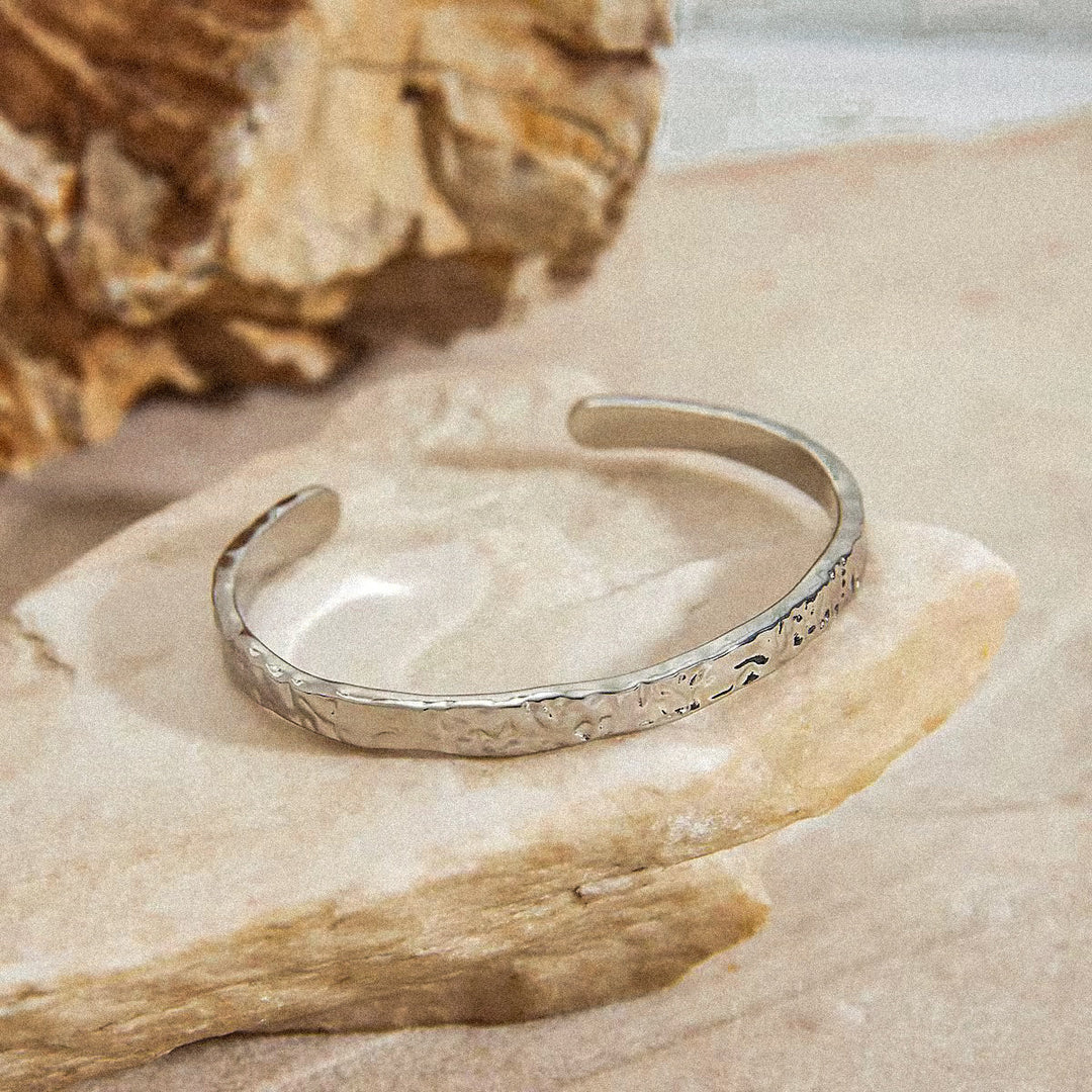 Bracelet manchette texturé