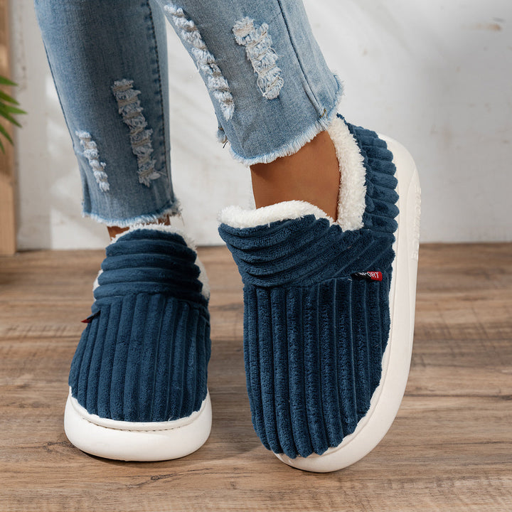 Chaussons en peluche CozyStep