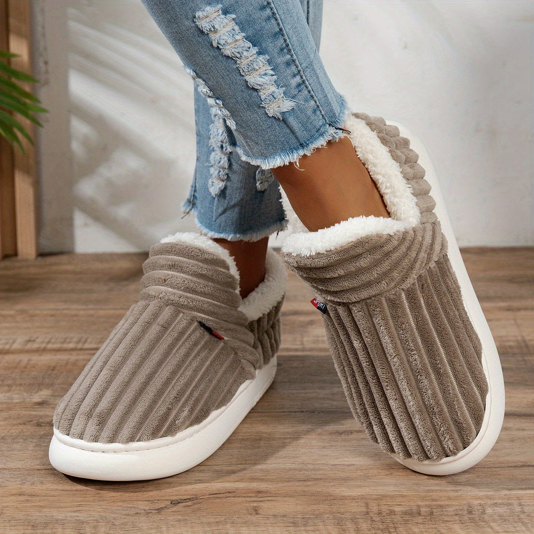 Chaussons en peluche CozyStep