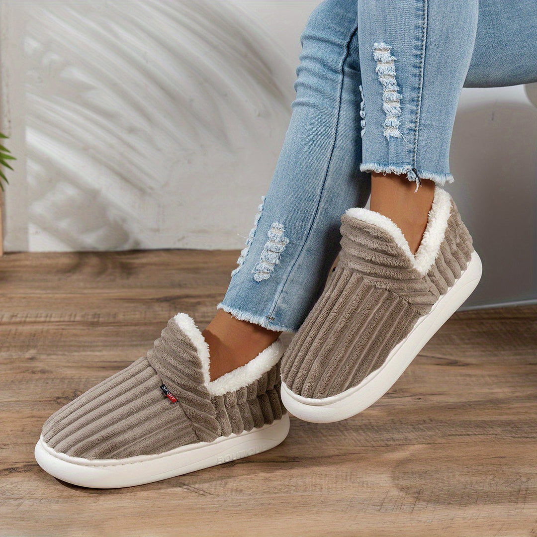 Chaussons en peluche CozyStep