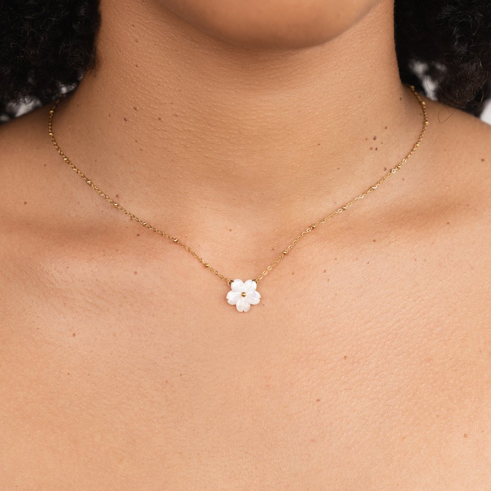 Collier Fleur Blanche