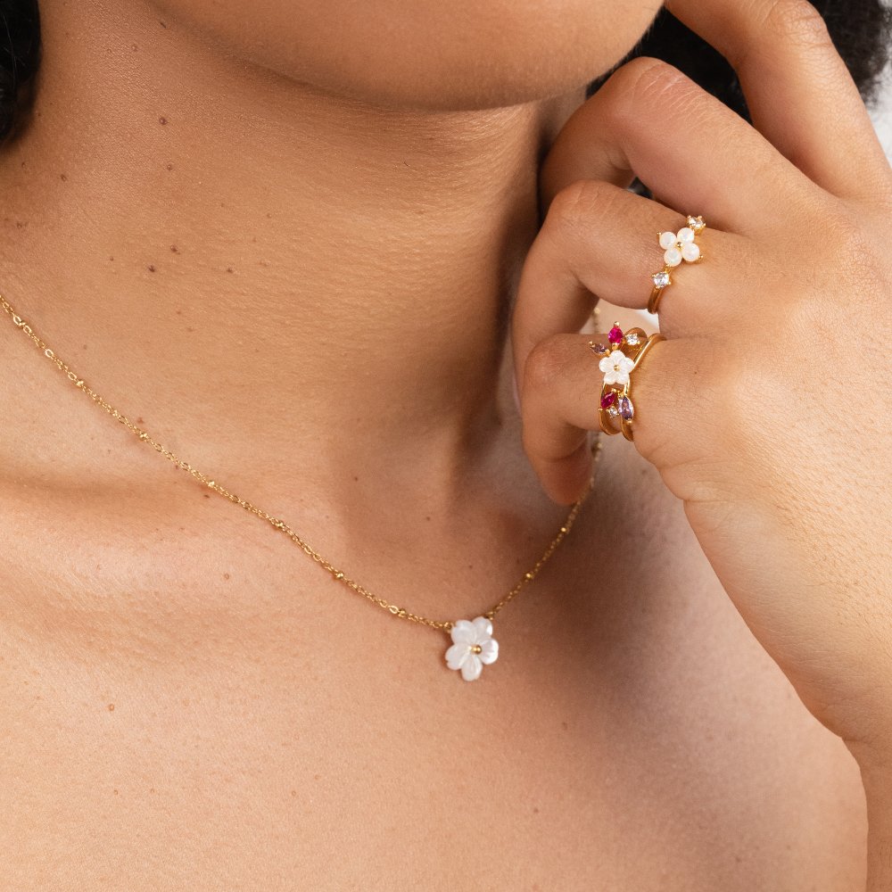 Collier Fleur Blanche